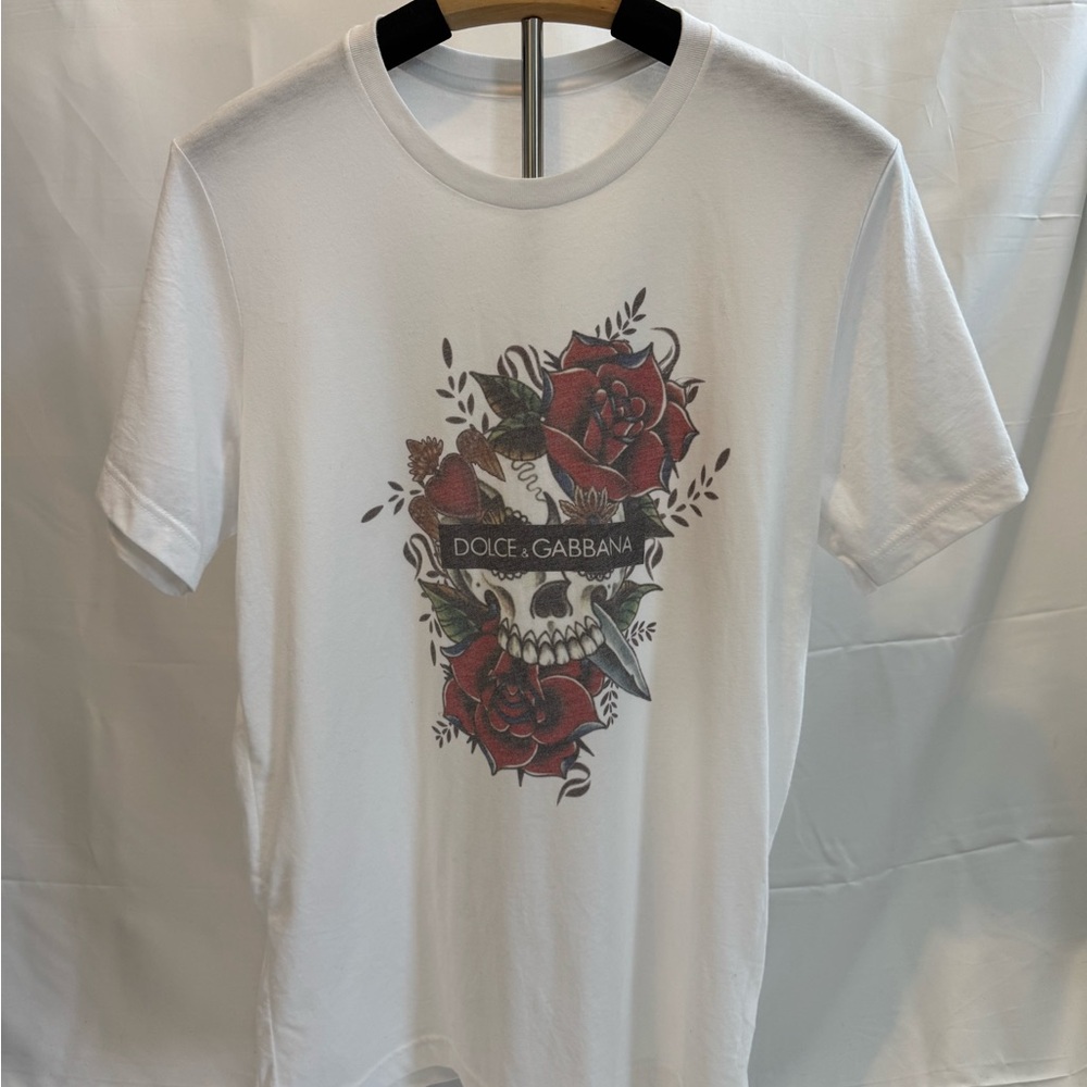 Designer Inspired Floral Graphic Tee with Skull - Picture 4 of 6